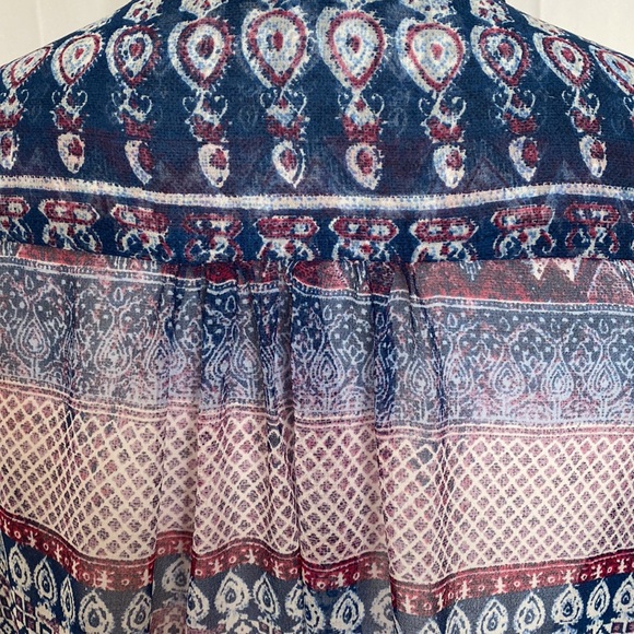 WAYF EUC Boho Sheer V-Neck Shell/Top size Medium - Picture 3 of 6